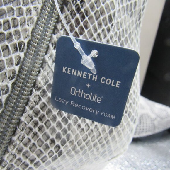 Kenneth Cole Women's Ankle Boots. Size 7..5.  Grey/White. NWT - Picture 9 of 10